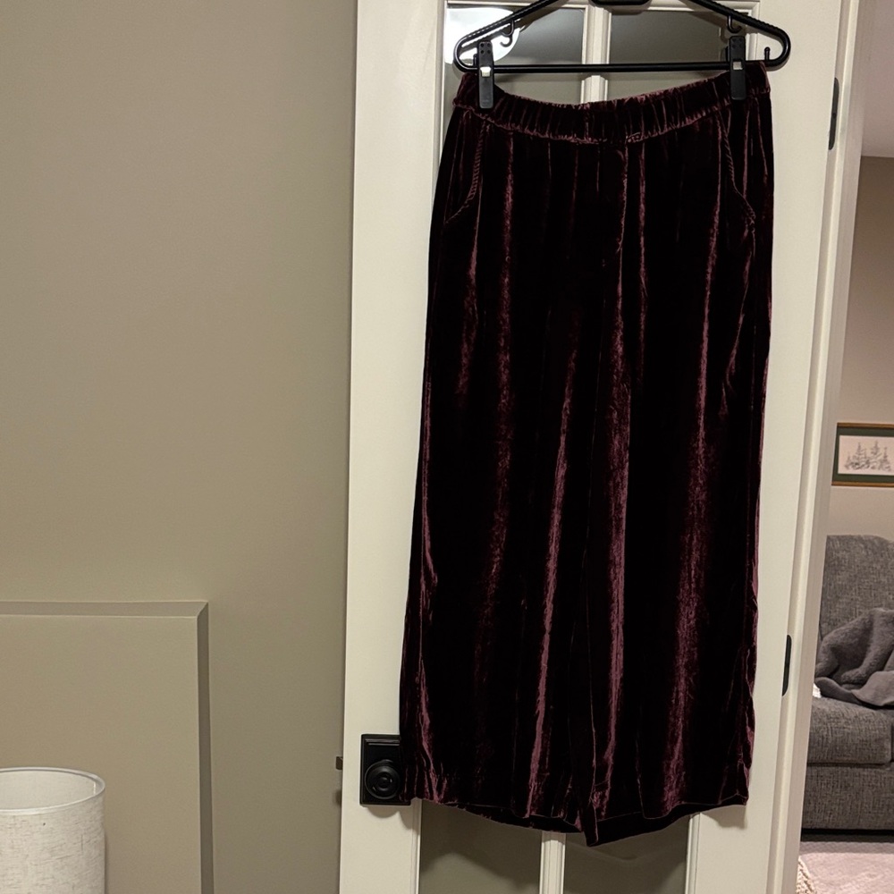 Frank & Eileen Crushed Velvet Maisie pants in burgundy